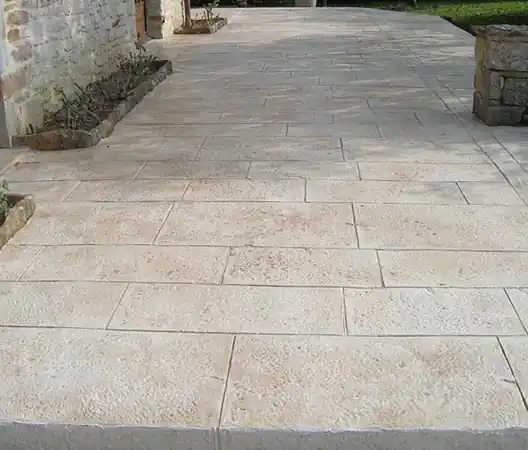 Terrasse en béton empreinte à Dijon