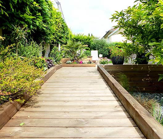 jardin avec terrasse en bois, photo 5