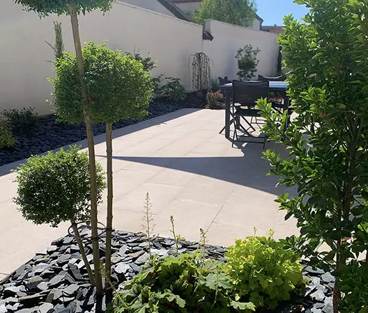 Terrasse en pierre paillage ardois