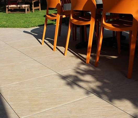 Création d'une terrasse en grès cérame