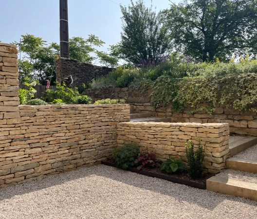 Mur retenue pierre sèche 