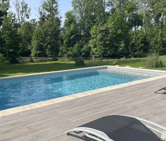 Piscine plage gres cerame